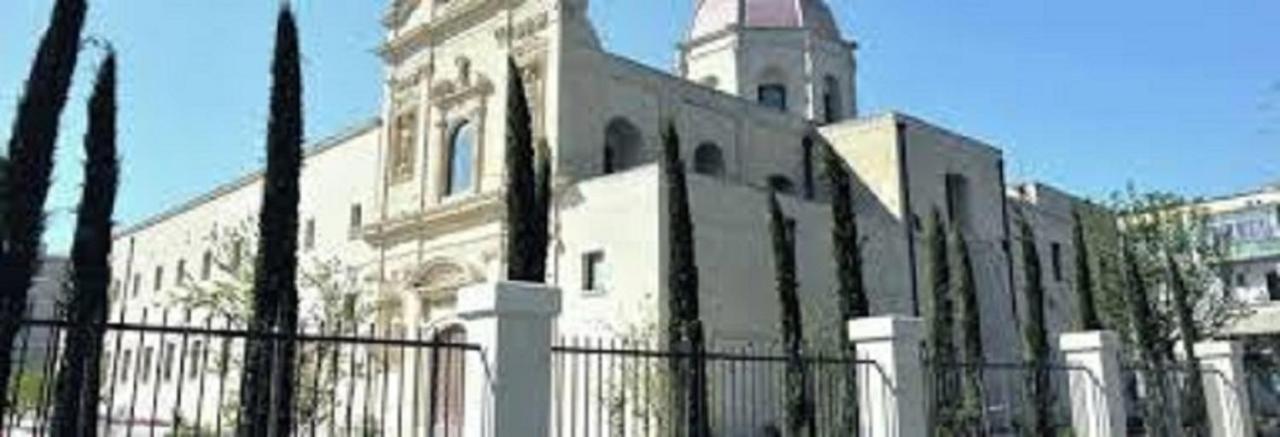 Manzoni House